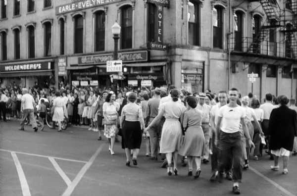 V-J Day celebrations in Madison, 1945